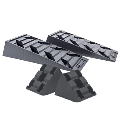 Black Dual Axle Levelling Ramps & Chocks